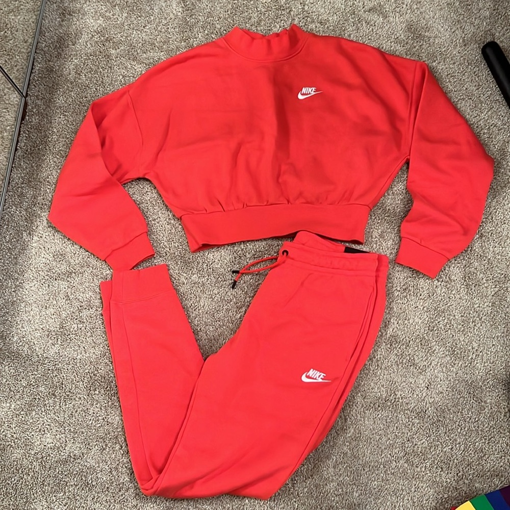 2 pc Nike Sweatsuit